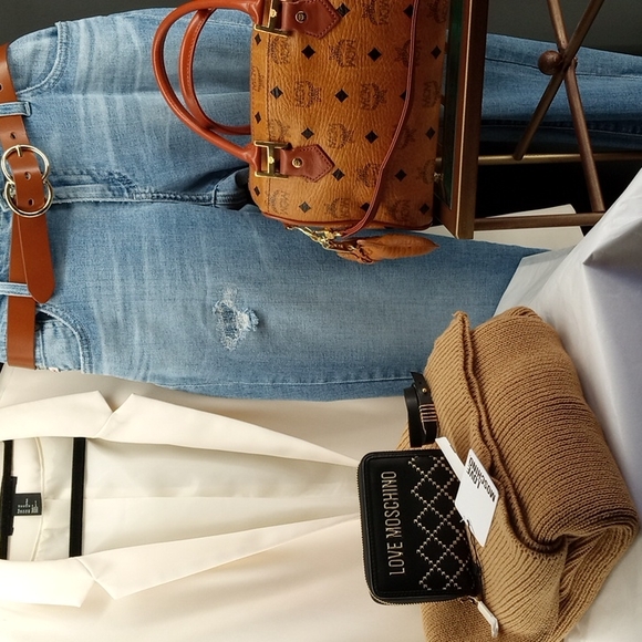 MOSCHINO "Love Moschino" Studded Zip Around Continental Wallet - Picture 16 of 16